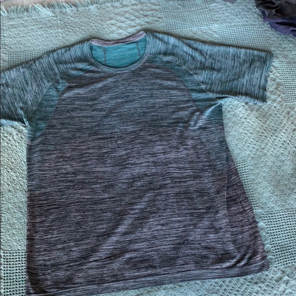 LuLuLemon athletics men’s vent tech ss XL